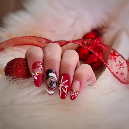 Nail art by Womanity, Navan